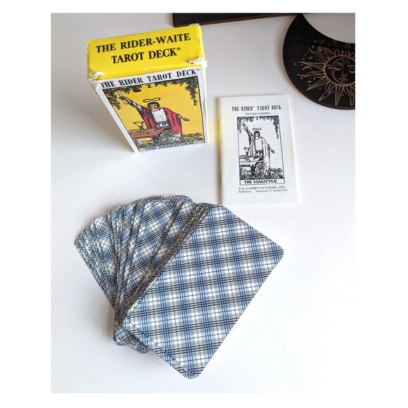 VINTAGE RYDER TAROT DECK CARD SET By PAMELA COLMAN SMITH & 2pc's Wooden Stand - Picture 4 of 9